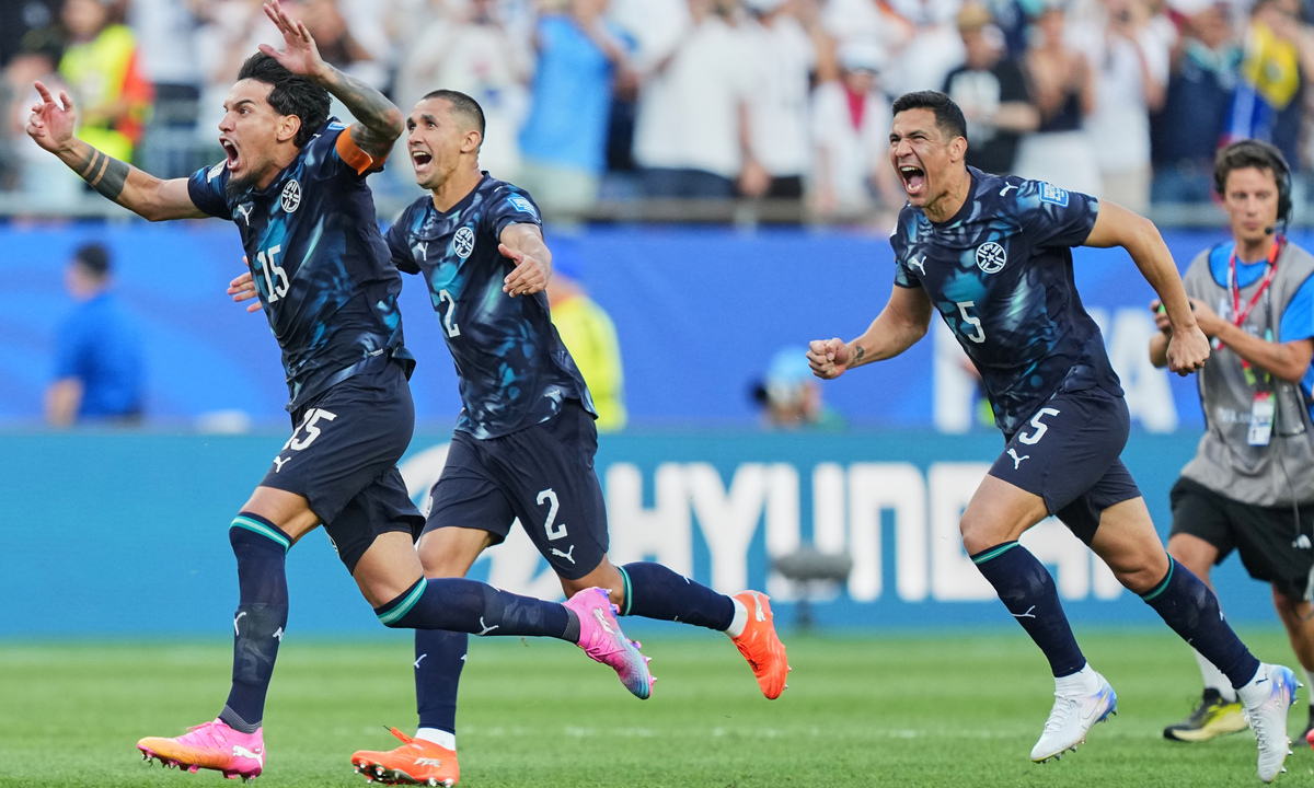 Paraguay cho cả nước nghỉ lễ sau khi loại Đức ở World Cup
